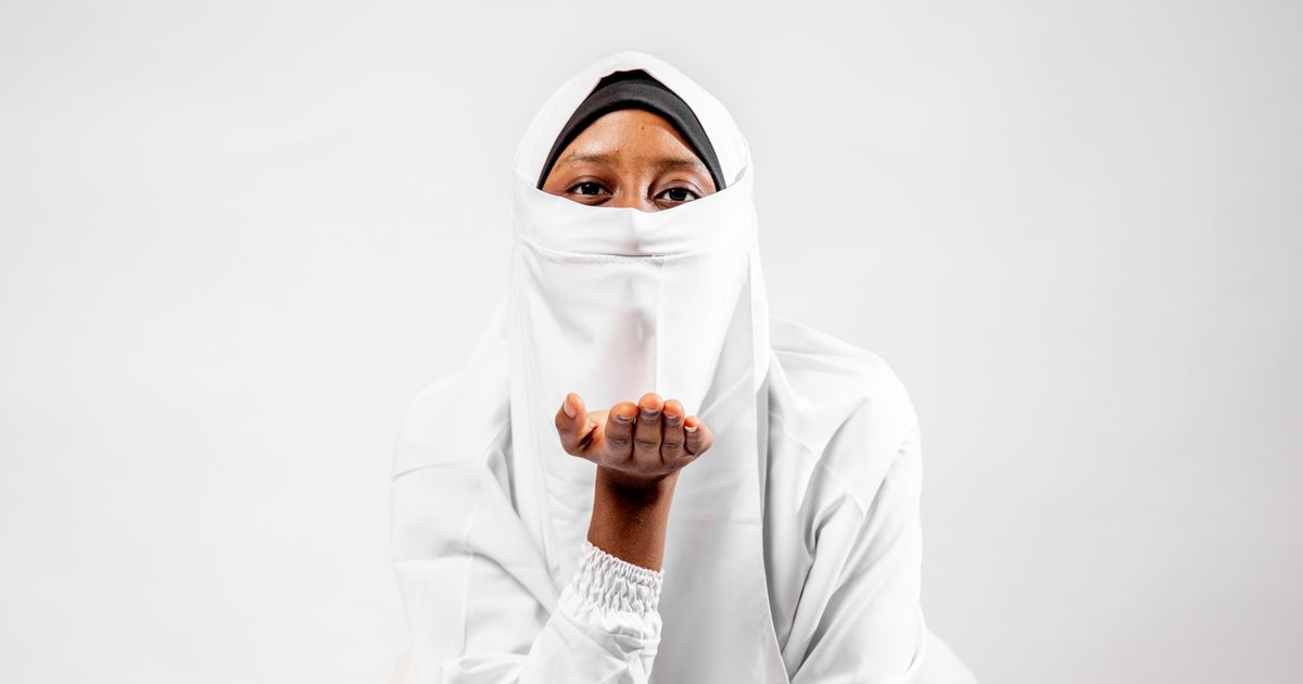 Best Fabrics for Modest Workout Clothing | FITH Guide