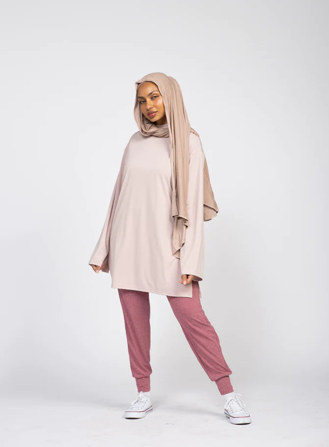 Balancing Faith and Fitness: The Definitive Handbook on Modest Workout Attire for Muslim Women