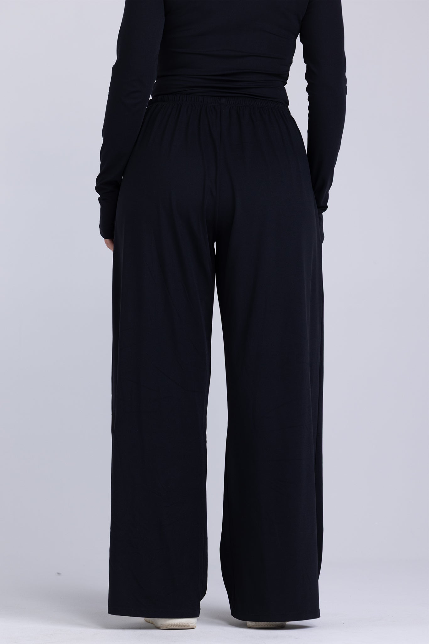 Ease Lightweight Wide-Legged Pants