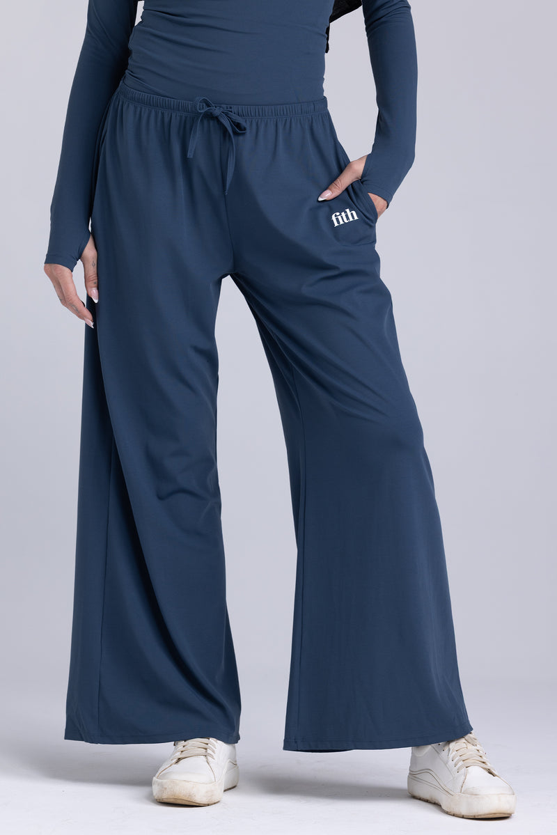 Ease Lightweight Wide-Legged Pants (Navy)