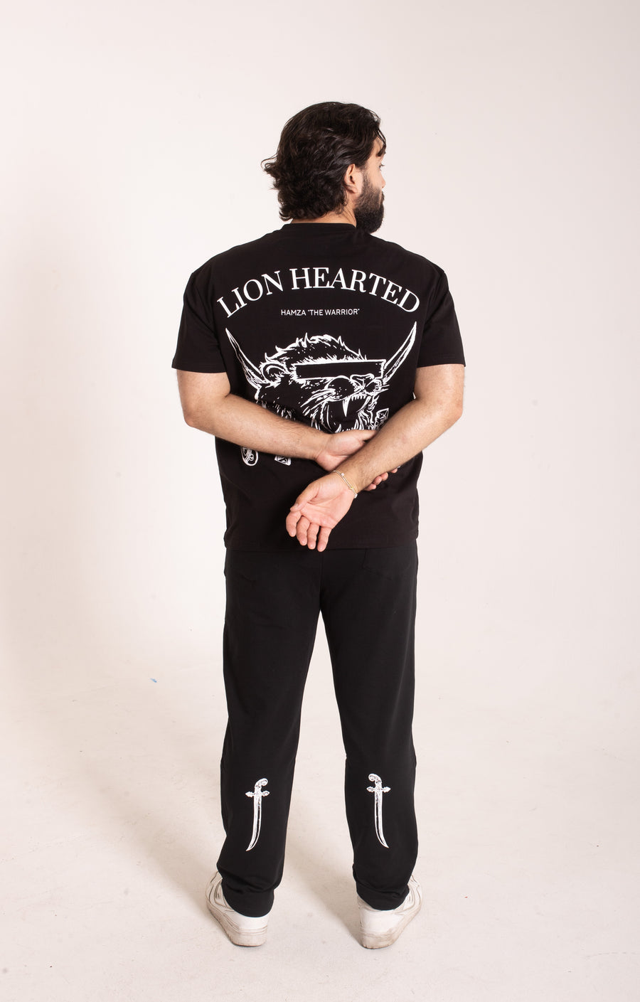 LION HEARTED - Workout Pump-Cover Up T-Shirt (Black)