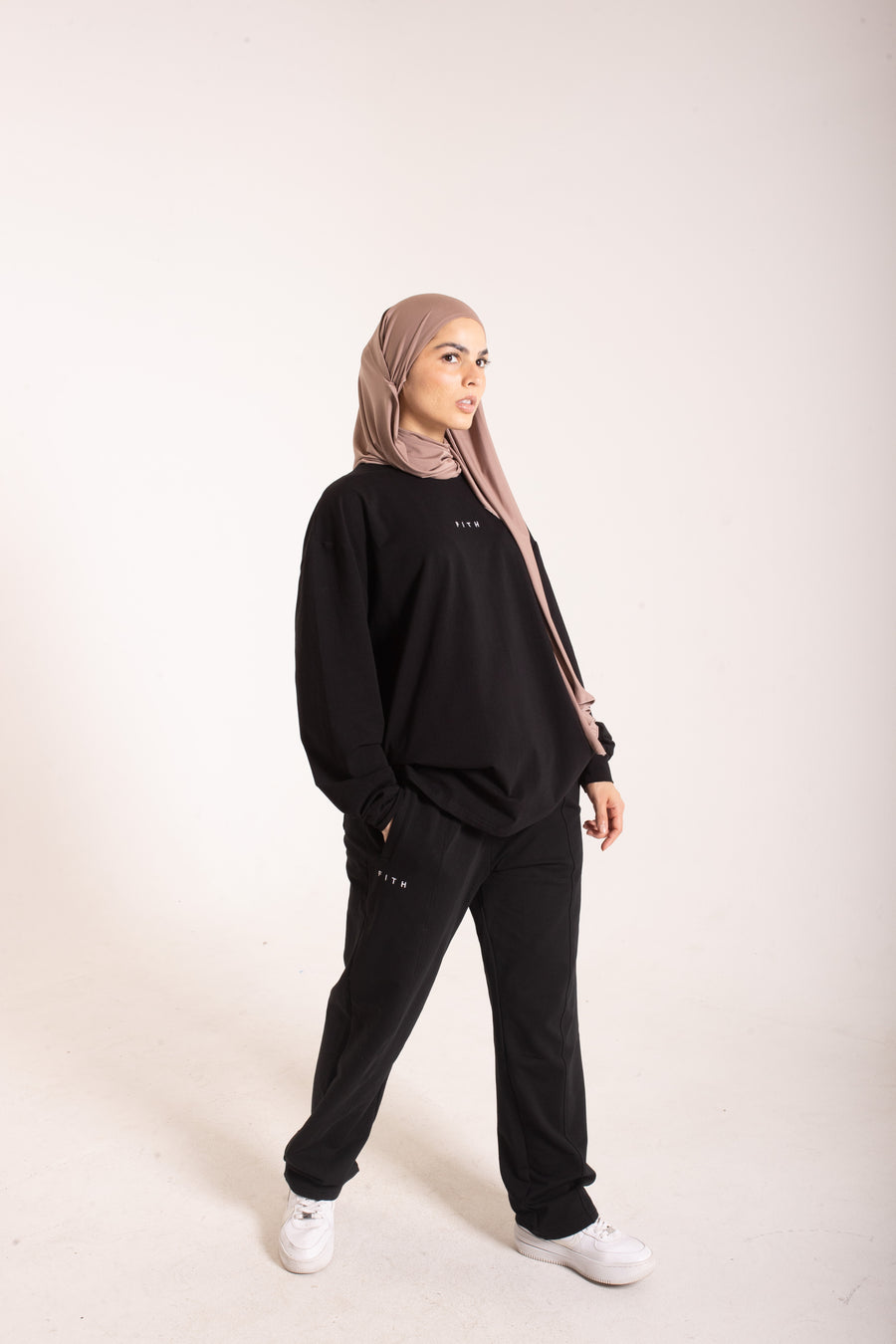 LION HEARTED - Workout Pump-Cover Long Sleeve (Black)