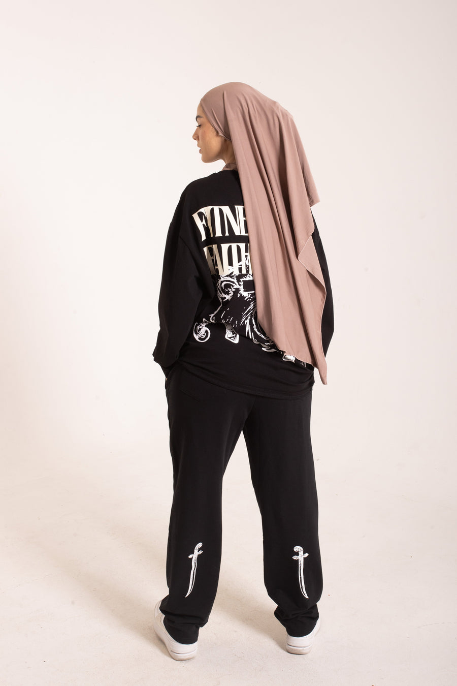 LION HEARTED - Workout Bottoms (Black)