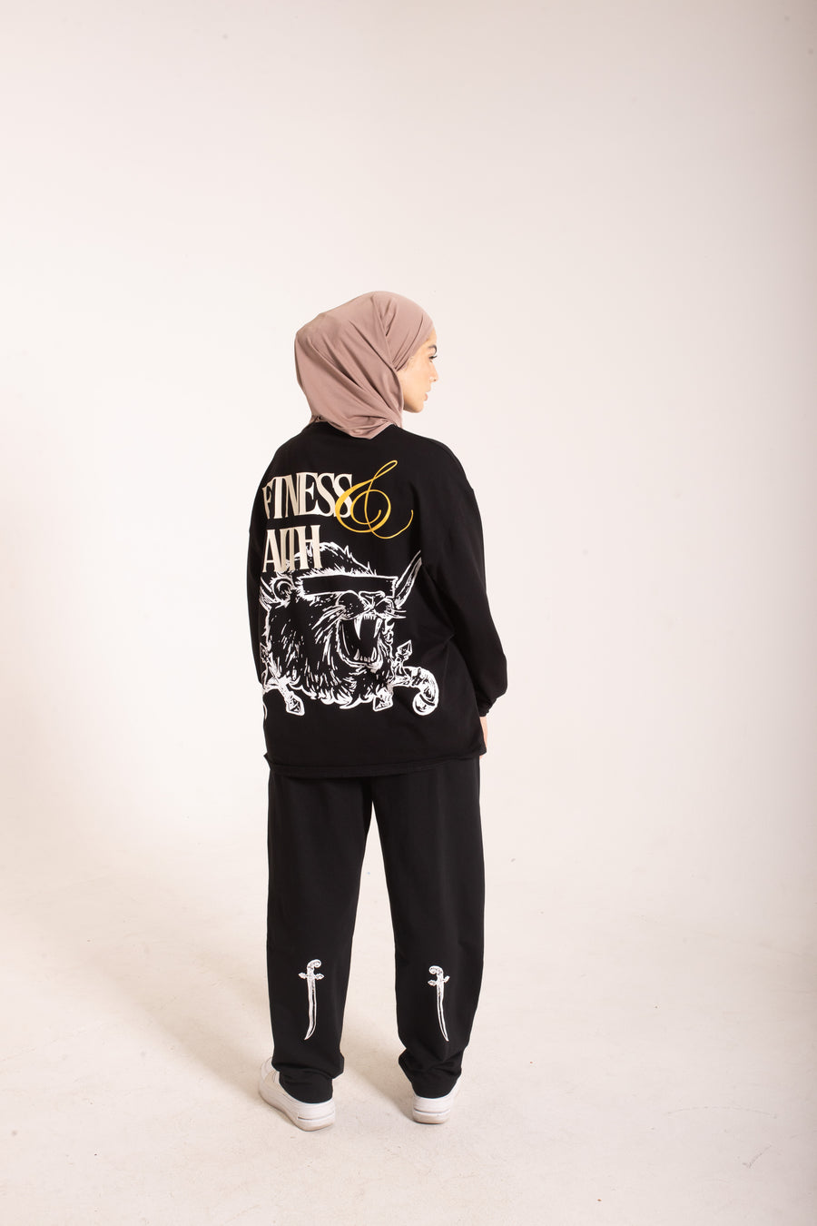 LION HEARTED - Workout Bottoms (Black)
